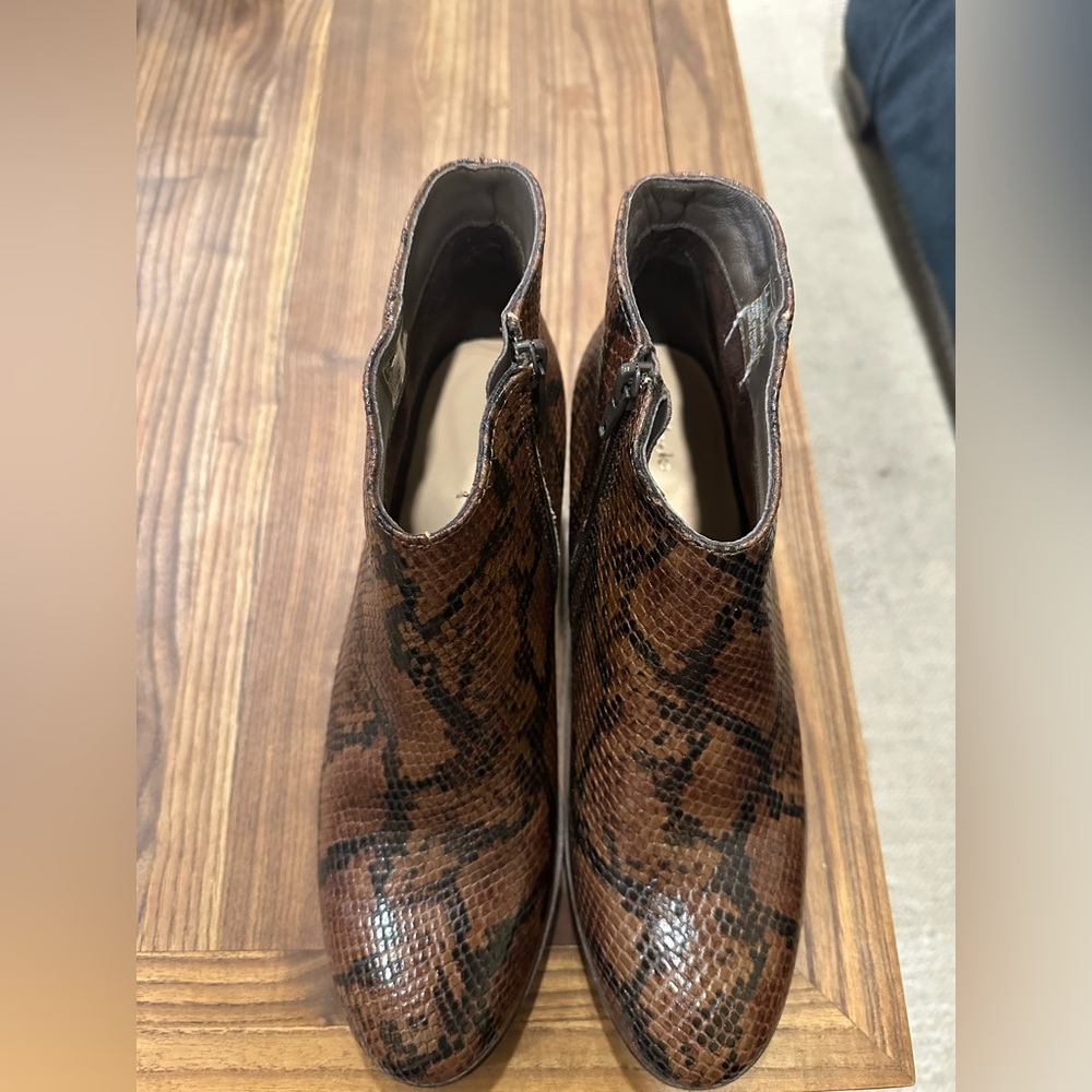 Women’s NWOT Clark’s Snakeskin Print Booties Size 10